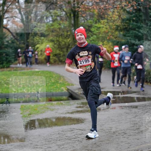 07.12.2025 - St. Pauli X-Mass-Run No. 15 Michael Burmester http://msf.ph/oto/9403999 07.12.2025 11:01:30 Laufen 15, 2195 meine-sportfotos.de
