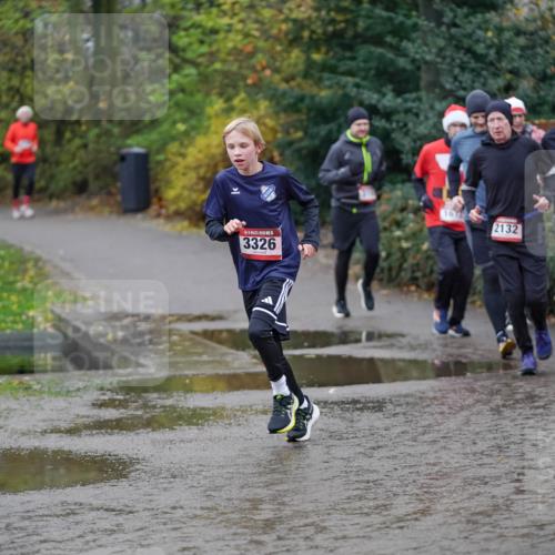 07.12.2025 - St. Pauli X-Mass-Run No. 15 Michael Burmester http://msf.ph/oto/9404005 07.12.2025 11:01:32 Laufen 3326, 2132, 2305 meine-sportfotos.de