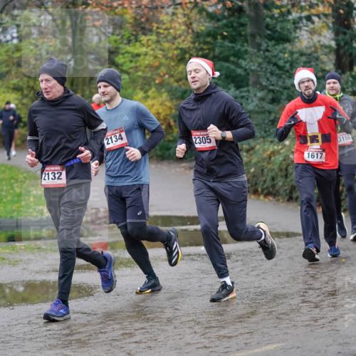 07.12.2025 - St. Pauli X-Mass-Run No. 15 Michael Burmester http://msf.ph/oto/9404011 07.12.2025 11:01:34 Laufen 15, 2132, 2134, 2305, 1617, 3158 meine-sportfotos.de