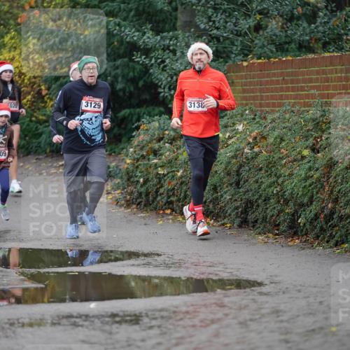 07.12.2025 - St. Pauli X-Mass-Run No. 15 Michael Burmester http://msf.ph/oto/9404023 07.12.2025 11:01:39 Laufen 3309, 020, 3138, 3129 meine-sportfotos.de