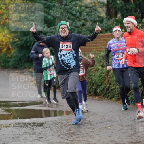 07.12.2025 - St. Pauli X-Mass-Run No. 15 Michael Burmester http://msf.ph/oto/9404029 07.12.2025 11:01:42 Laufen 15, 3129, 332, 309, 3201, 37 meine-sportfotos.de