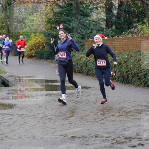 07.12.2025 - St. Pauli X-Mass-Run No. 15 Michael Burmester http://msf.ph/oto/9404053 07.12.2025 11:01:50 Laufen 2578, 2577 meine-sportfotos.de