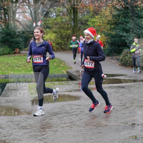 07.12.2025 - St. Pauli X-Mass-Run No. 15 Michael Burmester http://msf.ph/oto/9404059 07.12.2025 11:01:51 Laufen 2578, 2577 meine-sportfotos.de
