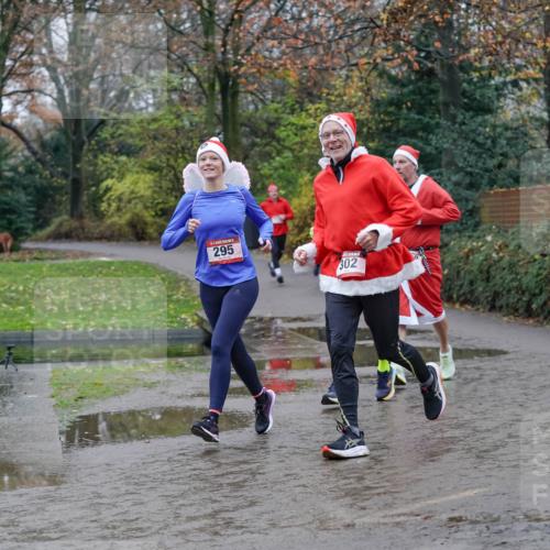 07.12.2025 - St. Pauli X-Mass-Run No. 15 Michael Burmester http://msf.ph/oto/9404069 07.12.2025 11:01:58 Laufen 295, 302 meine-sportfotos.de