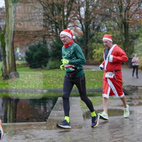 07.12.2025 - St. Pauli X-Mass-Run No. 15 Michael Burmester http://msf.ph/oto/9404075 07.12.2025 11:01:59 Laufen 2788 meine-sportfotos.de