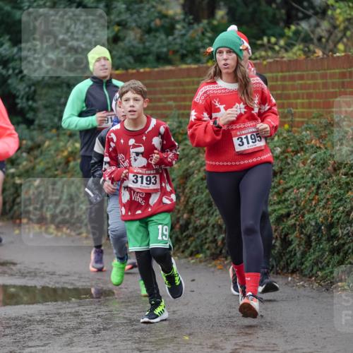 07.12.2025 - St. Pauli X-Mass-Run No. 15 Michael Burmester http://msf.ph/oto/9404103 07.12.2025 11:02:17 Laufen 3127, 3193, 19, 3195 meine-sportfotos.de