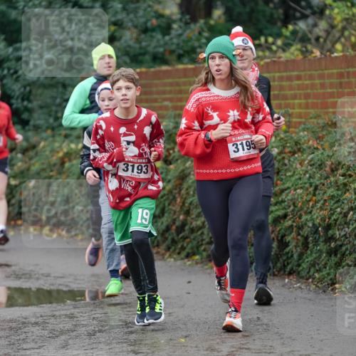 07.12.2025 - St. Pauli X-Mass-Run No. 15 Michael Burmester http://msf.ph/oto/9404104 07.12.2025 11:02:18 Laufen 1546, 27, 3193, 19, 1730300, 3195 meine-sportfotos.de