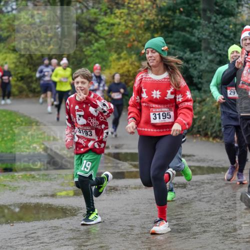 07.12.2025 - St. Pauli X-Mass-Run No. 15 Michael Burmester http://msf.ph/oto/9404109 07.12.2025 11:02:19 Laufen 3193, 19, 3195, 2852, 29 meine-sportfotos.de