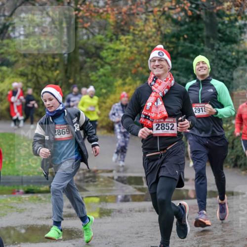 07.12.2025 - St. Pauli X-Mass-Run No. 15 Michael Burmester http://msf.ph/oto/9404111 07.12.2025 11:02:20 Laufen 3195, 15, 2869, 15, 2852, 2918, 1549 meine-sportfotos.de