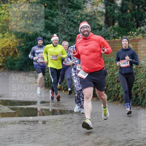 07.12.2025 - St. Pauli X-Mass-Run No. 15 Michael Burmester http://msf.ph/oto/9404126 07.12.2025 11:02:23 Laufen 3037, 19, 1109, 1907 meine-sportfotos.de