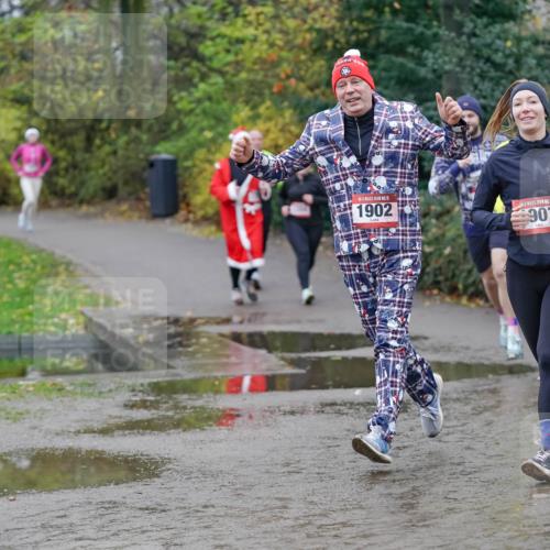 07.12.2025 - St. Pauli X-Mass-Run No. 15 Michael Burmester http://msf.ph/oto/9404131 07.12.2025 11:02:25 Laufen 15, 1902, 15, 907, 462 meine-sportfotos.de