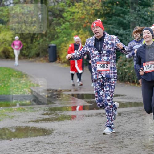 07.12.2025 - St. Pauli X-Mass-Run No. 15 Michael Burmester http://msf.ph/oto/9404132 07.12.2025 11:02:25 Laufen 5, 1902, 15, 1907, 627 meine-sportfotos.de