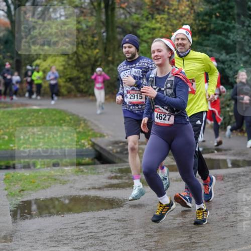 07.12.2025 - St. Pauli X-Mass-Run No. 15 Michael Burmester http://msf.ph/oto/9404141 07.12.2025 11:02:27 Laufen 2915, 4627 meine-sportfotos.de