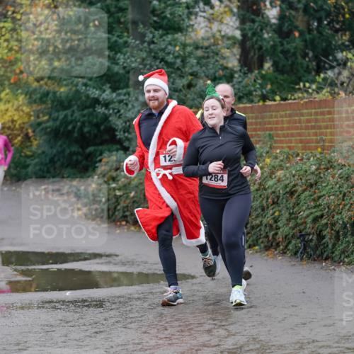 07.12.2025 - St. Pauli X-Mass-Run No. 15 Michael Burmester http://msf.ph/oto/9404145 07.12.2025 11:02:30 Laufen 12, 284 meine-sportfotos.de