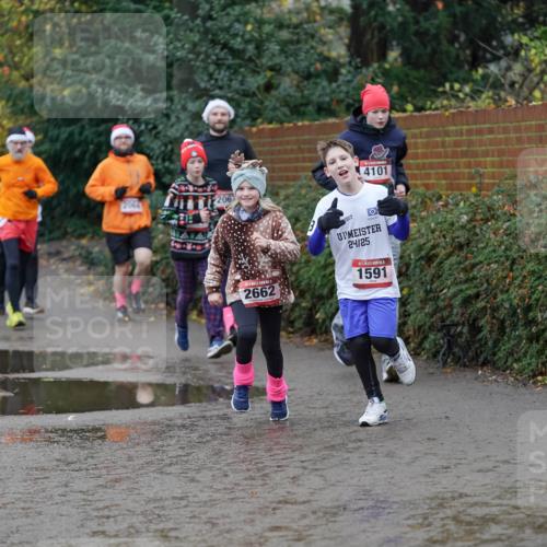 07.12.2025 - St. Pauli X-Mass-Run No. 15 Michael Burmester http://msf.ph/oto/9404187 07.12.2025 11:02:43 Laufen 551, 2064, 4101, 24, 25, 2662, 1591 meine-sportfotos.de