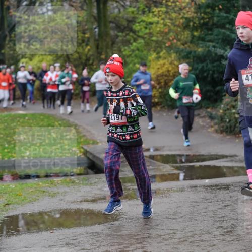 07.12.2025 - St. Pauli X-Mass-Run No. 15 Michael Burmester http://msf.ph/oto/9404195 07.12.2025 11:02:46 Laufen 5, 4101, 2197, 2062 meine-sportfotos.de
