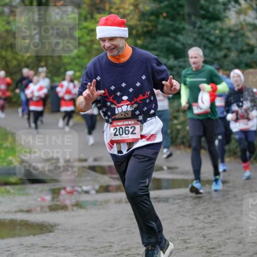07.12.2025 - St. Pauli X-Mass-Run No. 15 Michael Burmester http://msf.ph/oto/9404208 07.12.2025 11:02:50 Laufen 2062 meine-sportfotos.de
