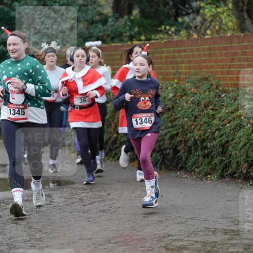 07.12.2025 - St. Pauli X-Mass-Run No. 15 Michael Burmester http://msf.ph/oto/9404233 07.12.2025 11:02:56 Laufen 5, 1345, 36, 15, 1346 meine-sportfotos.de