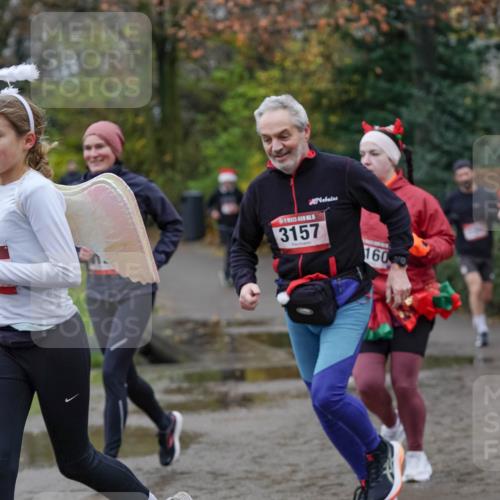 07.12.2025 - St. Pauli X-Mass-Run No. 15 Michael Burmester http://msf.ph/oto/9404254 07.12.2025 11:03:01 Laufen 100, 10, 5, 3157, 1600 meine-sportfotos.de