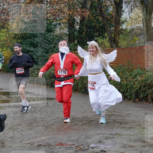 07.12.2025 - St. Pauli X-Mass-Run No. 15 Michael Burmester http://msf.ph/oto/9404262 07.12.2025 11:03:03 Laufen 3304, 1779, 775 meine-sportfotos.de