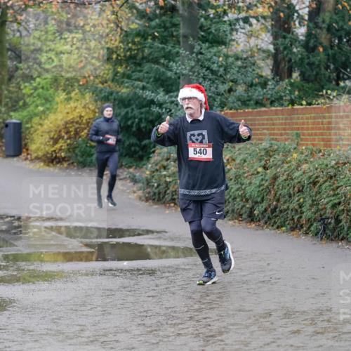 07.12.2025 - St. Pauli X-Mass-Run No. 15 Michael Burmester http://msf.ph/oto/9404276 07.12.2025 11:03:06 Laufen 32, 540 meine-sportfotos.de
