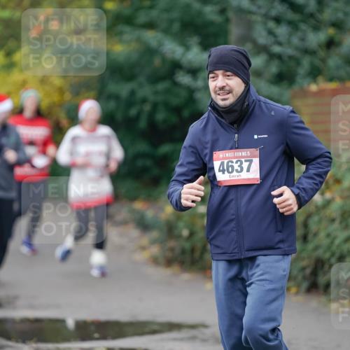 07.12.2025 - St. Pauli X-Mass-Run No. 15 Michael Burmester http://msf.ph/oto/9404291 07.12.2025 11:03:19 Laufen 35, 15, 4637 meine-sportfotos.de
