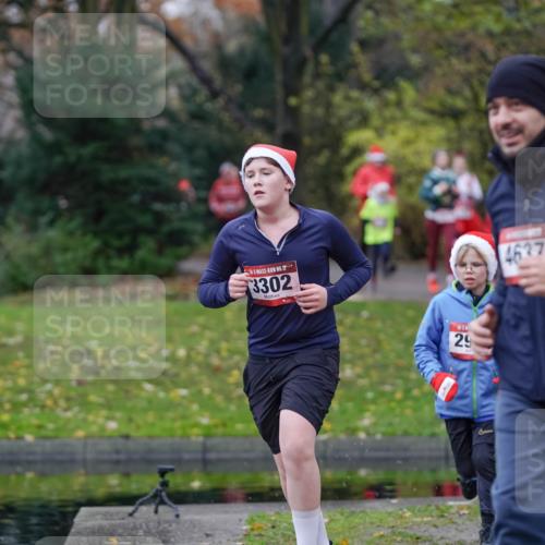 07.12.2025 - St. Pauli X-Mass-Run No. 15 Michael Burmester http://msf.ph/oto/9404295 07.12.2025 11:03:20 Laufen 3302, 29, 4637 meine-sportfotos.de