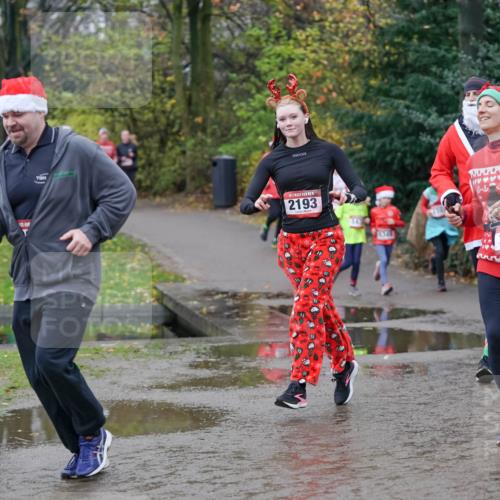 07.12.2025 - St. Pauli X-Mass-Run No. 15 Michael Burmester http://msf.ph/oto/9404308 07.12.2025 11:03:26 Laufen 2193, 444444, 1348, 2033, 257 meine-sportfotos.de