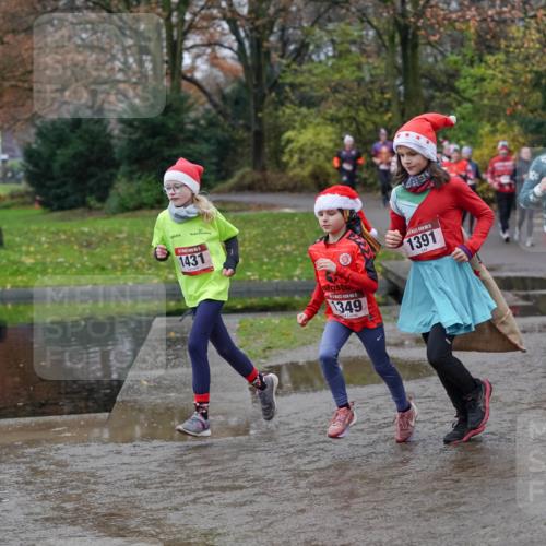 07.12.2025 - St. Pauli X-Mass-Run No. 15 Michael Burmester http://msf.ph/oto/9404329 07.12.2025 11:03:32 Laufen 1431, 5, 1349, 1391, 2814 meine-sportfotos.de
