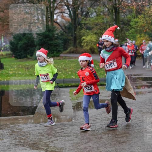 07.12.2025 - St. Pauli X-Mass-Run No. 15 Michael Burmester http://msf.ph/oto/9404330 07.12.2025 11:03:32 Laufen 1431, 1349, 5, 1391, 2814 meine-sportfotos.de