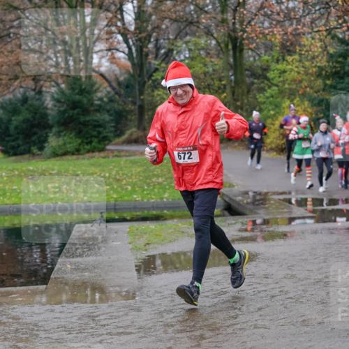 07.12.2025 - St. Pauli X-Mass-Run No. 15 Michael Burmester http://msf.ph/oto/9404346 07.12.2025 11:03:35 Laufen 15, 672 meine-sportfotos.de