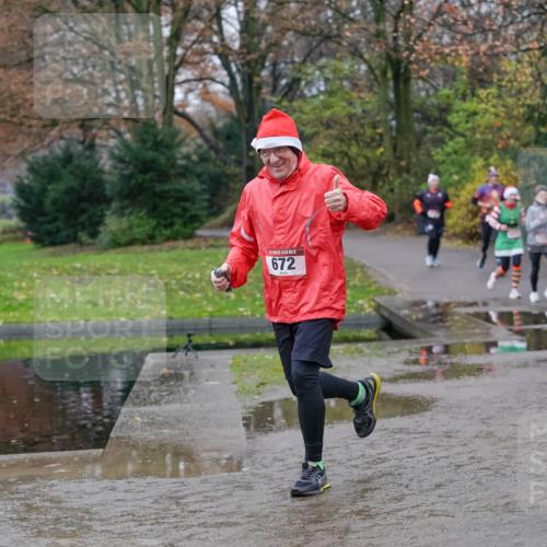 07.12.2025 - St. Pauli X-Mass-Run No. 15 Michael Burmester http://msf.ph/oto/9404347 07.12.2025 11:03:35 Laufen 15, 672 meine-sportfotos.de
