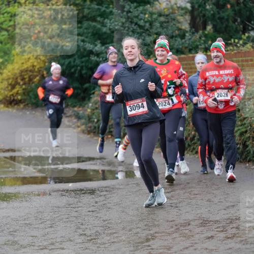 07.12.2025 - St. Pauli X-Mass-Run No. 15 Michael Burmester http://msf.ph/oto/9404356 07.12.2025 11:03:38 Laufen 5, 3094, 2024, 15, 2026 meine-sportfotos.de