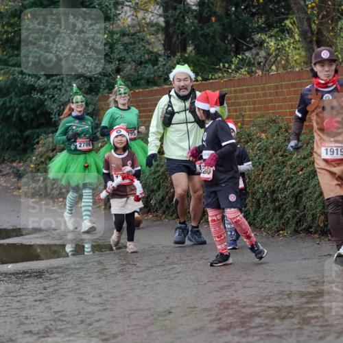 07.12.2025 - St. Pauli X-Mass-Run No. 15 Michael Burmester http://msf.ph/oto/9404396 07.12.2025 11:04:04 Laufen 2876, 2786, 795, 1919 meine-sportfotos.de