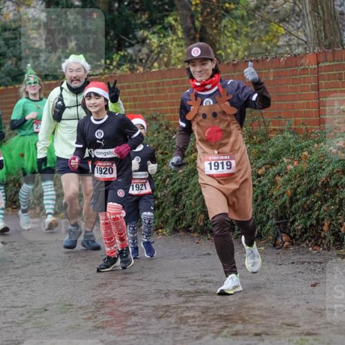 07.12.2025 - St. Pauli X-Mass-Run No. 15 Michael Burmester http://msf.ph/oto/9404399 07.12.2025 11:04:05 Laufen 1917, 27, 10, 15, 1920, 1921, 15, 1919 meine-sportfotos.de