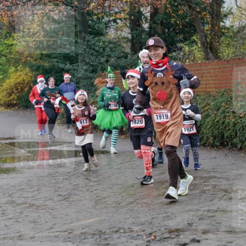 07.12.2025 - St. Pauli X-Mass-Run No. 15 Michael Burmester http://msf.ph/oto/9404402 07.12.2025 11:04:06 Laufen 917, 2786, 1919, 1920, 1921 meine-sportfotos.de