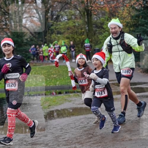 07.12.2025 - St. Pauli X-Mass-Run No. 15 Michael Burmester http://msf.ph/oto/9404410 07.12.2025 11:04:07 Laufen 5, 1920, 1917, 15, 1921, 1897, 2786 meine-sportfotos.de