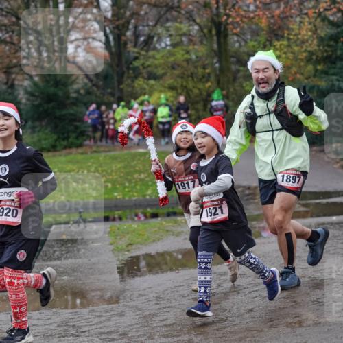 07.12.2025 - St. Pauli X-Mass-Run No. 15 Michael Burmester http://msf.ph/oto/9404411 07.12.2025 11:04:08 Laufen 1920, 15, 1917, 15, 1921, 5414, 1897, 2786 meine-sportfotos.de