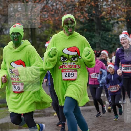 07.12.2025 - St. Pauli X-Mass-Run No. 15 Michael Burmester http://msf.ph/oto/9404449 07.12.2025 11:04:28 Laufen 2386, 15, 205, 15, 209, 1334, 3099, 1339, 2981 meine-sportfotos.de