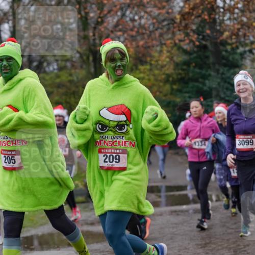 07.12.2025 - St. Pauli X-Mass-Run No. 15 Michael Burmester http://msf.ph/oto/9404451 07.12.2025 11:04:28 Laufen 2386, 15, 205, 15, 209, 1334, 3099, 2981 meine-sportfotos.de