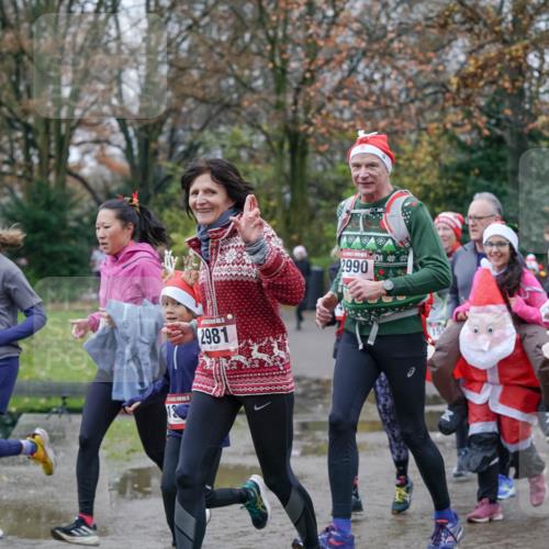07.12.2025 - St. Pauli X-Mass-Run No. 15 Michael Burmester http://msf.ph/oto/9404462 07.12.2025 11:04:30 Laufen 2376, 2375, 2981, 2990, 232 meine-sportfotos.de