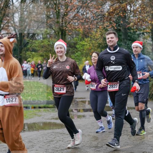 07.12.2025 - St. Pauli X-Mass-Run No. 15 Michael Burmester http://msf.ph/oto/9404475 07.12.2025 11:04:33 Laufen 1544, 5, 1527, 15, 2821, 2881, 2823, 75, 2600 meine-sportfotos.de
