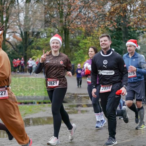 07.12.2025 - St. Pauli X-Mass-Run No. 15 Michael Burmester http://msf.ph/oto/9404476 07.12.2025 11:04:33 Laufen 1544, 5, 1527, 15, 2821, 288, 2823, 2875, 2606 meine-sportfotos.de