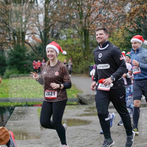 07.12.2025 - St. Pauli X-Mass-Run No. 15 Michael Burmester http://msf.ph/oto/9404478 07.12.2025 11:04:34 Laufen 2875, 15, 1527, 2821, 2825, 1531, 2606 meine-sportfotos.de