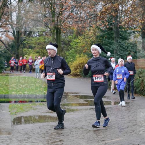 07.12.2025 - St. Pauli X-Mass-Run No. 15 Michael Burmester http://msf.ph/oto/9404485 07.12.2025 11:04:36 Laufen 1501, 1498, 1082, 2373 meine-sportfotos.de