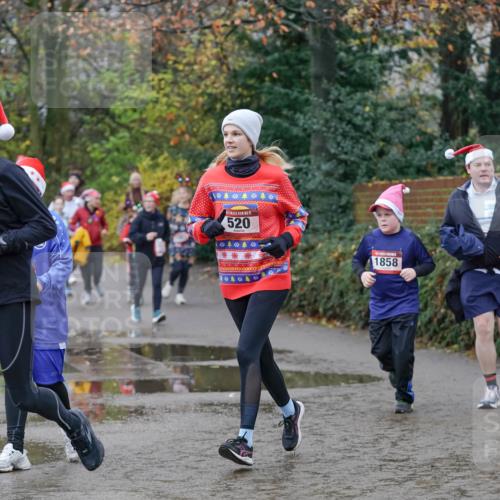 07.12.2025 - St. Pauli X-Mass-Run No. 15 Michael Burmester http://msf.ph/oto/9404499 07.12.2025 11:04:40 Laufen 12375, 15, 520, 1858 meine-sportfotos.de