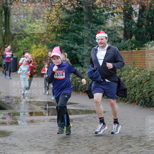 07.12.2025 - St. Pauli X-Mass-Run No. 15 Michael Burmester http://msf.ph/oto/9404504 07.12.2025 11:04:41 Laufen 15, 1858 meine-sportfotos.de