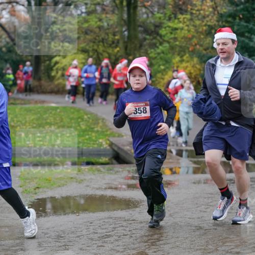 07.12.2025 - St. Pauli X-Mass-Run No. 15 Michael Burmester http://msf.ph/oto/9404505 07.12.2025 11:04:42 Laufen 1082, 5, 358 meine-sportfotos.de