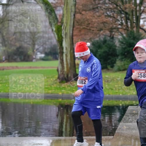 07.12.2025 - St. Pauli X-Mass-Run No. 15 Michael Burmester http://msf.ph/oto/9404509 07.12.2025 11:04:42 Laufen 1082, 358 meine-sportfotos.de