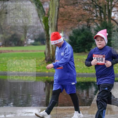 07.12.2025 - St. Pauli X-Mass-Run No. 15 Michael Burmester http://msf.ph/oto/9404510 07.12.2025 11:04:43 Laufen 858 meine-sportfotos.de